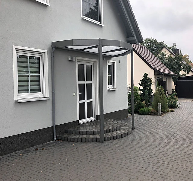 Haustürvordach aus Rosenthal-Bielatal